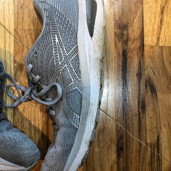 ASICS size 10 grey - Picture 3 of 16
